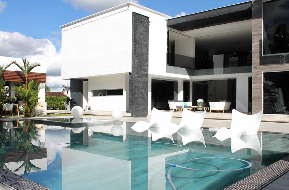 casa y piscina MF Arquitectos